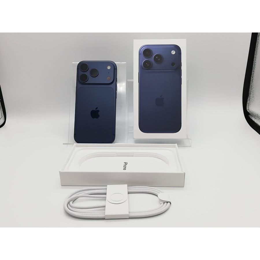 中古】Apple 国内版 【SIMフリー】 iPhone 17 Pro 256GB ディープ