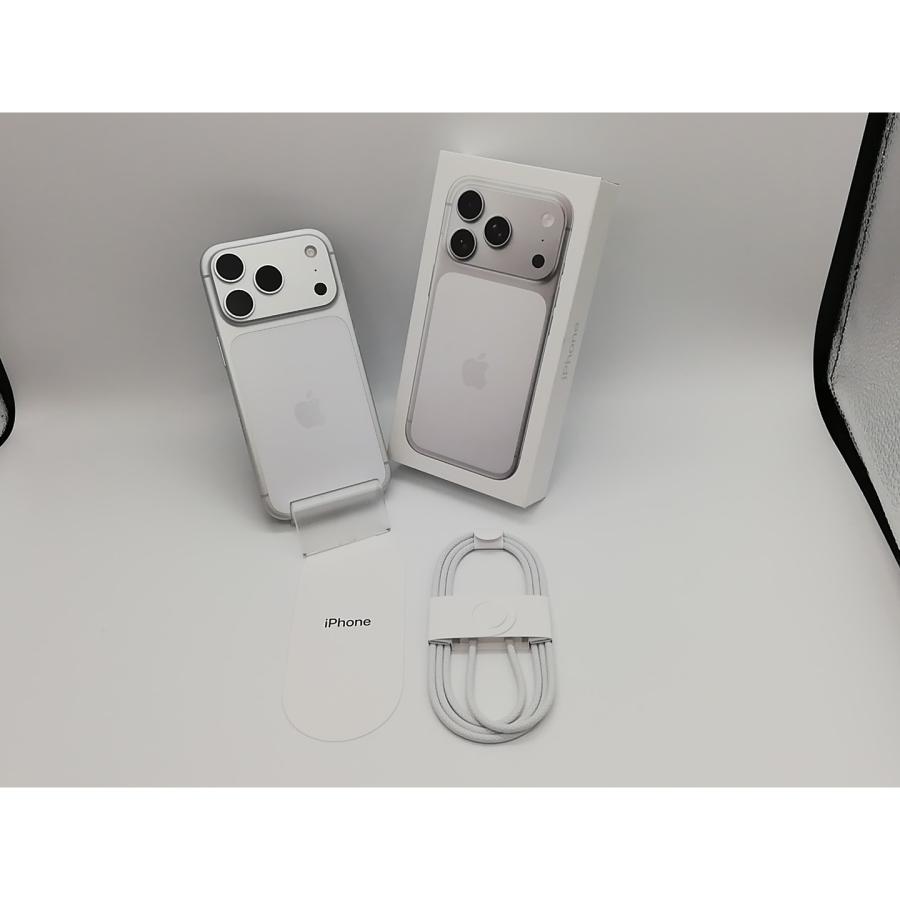 中古】Apple 国内版 【SIMフリー】 iPhone 17 Pro 1TB シルバー MG8D4J