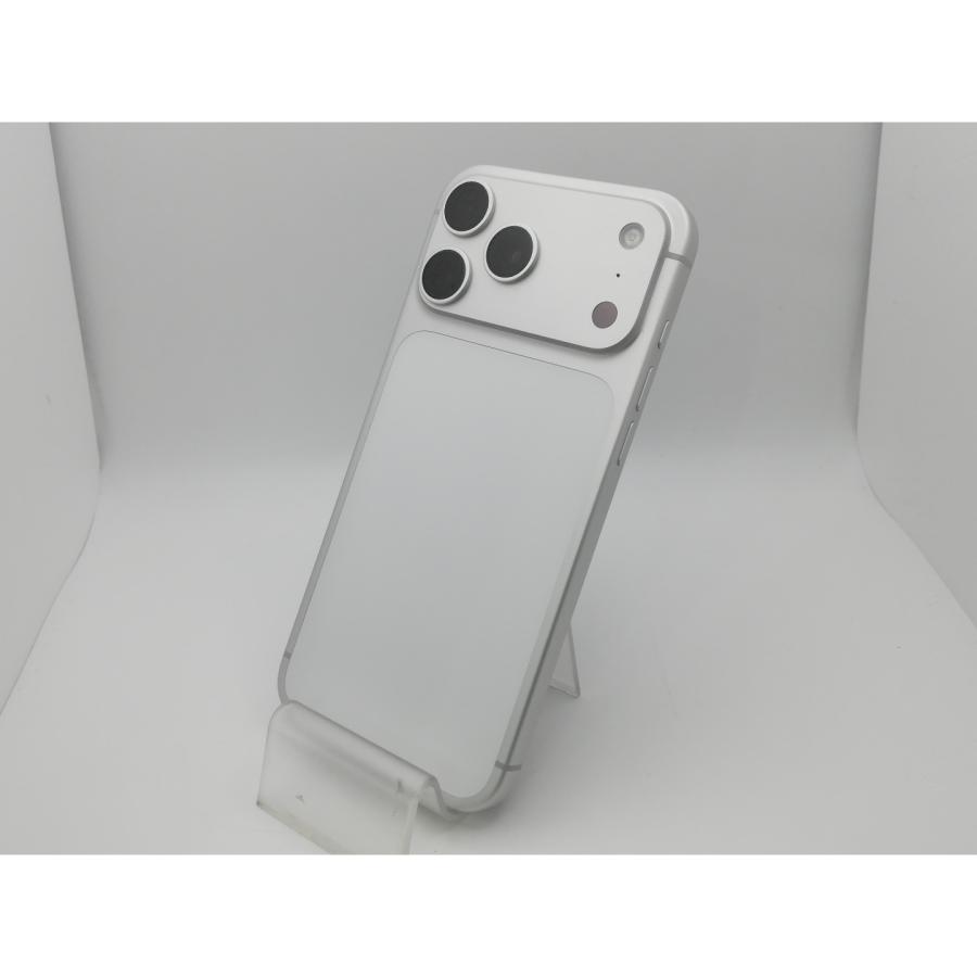 中古】Apple 国内版 【SIMフリー】 iPhone 17 Pro Max 2TB シルバー 
