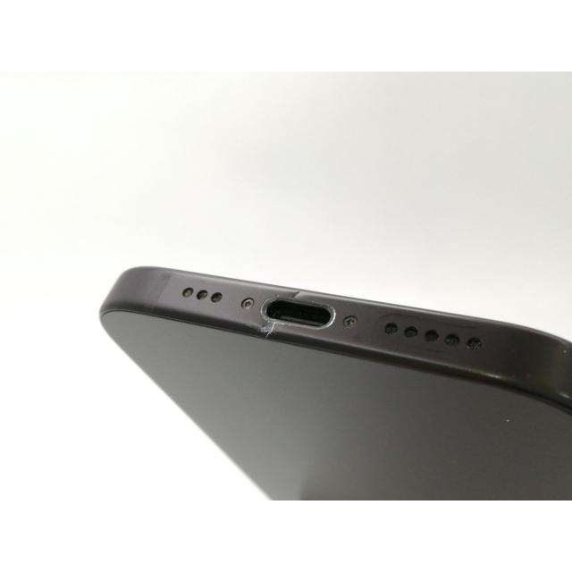 中古】Apple au 【SIMフリー】 iPhone 15 128GB ブラック MTMH3J/A