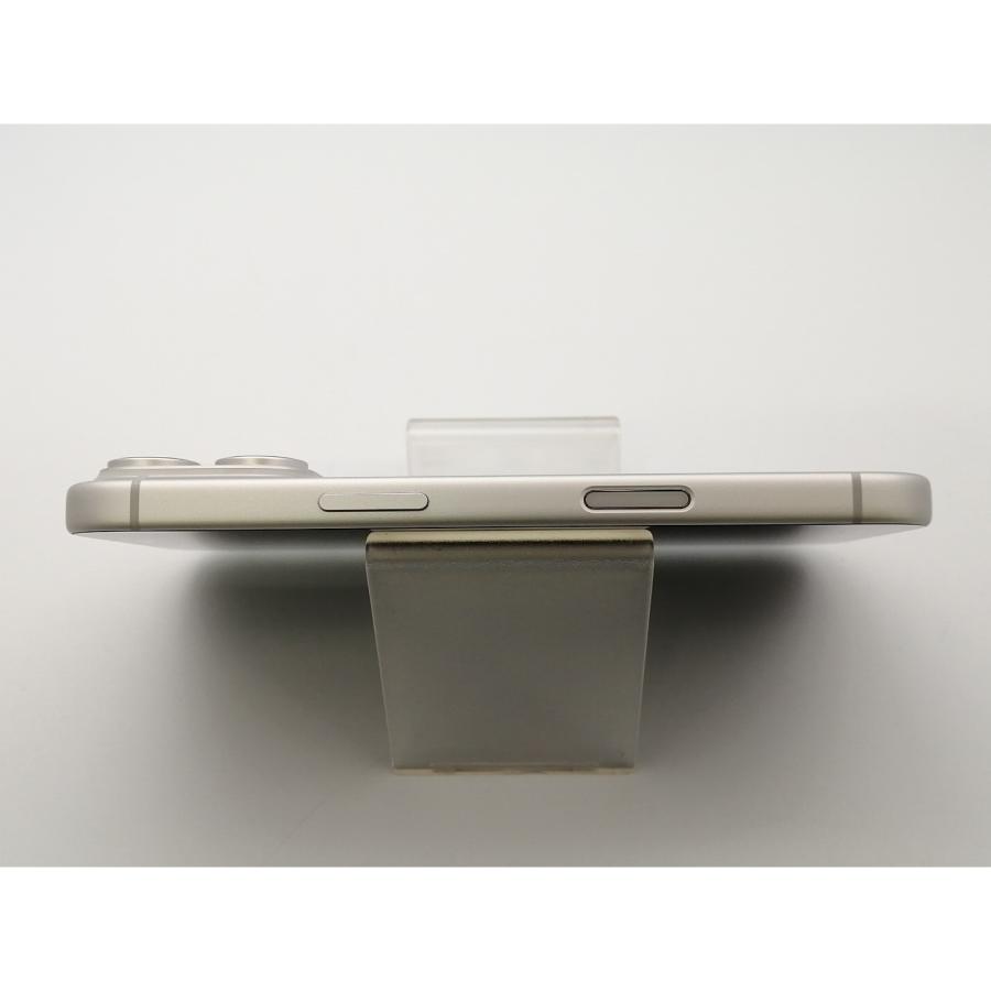【中古】Apple au 【SIMフリー】 iPhone 17 Pro 256GB シルバー MG854J/A【大阪堂島】保証期間１ヶ月【ランクA】の画像