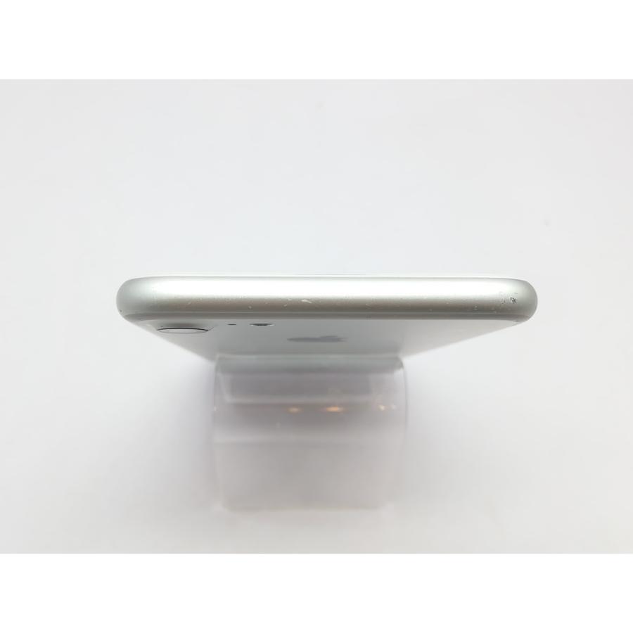 中古】Apple au 【SIMロック解除済み】 iPhone 7 32GB シルバー MNCF2J