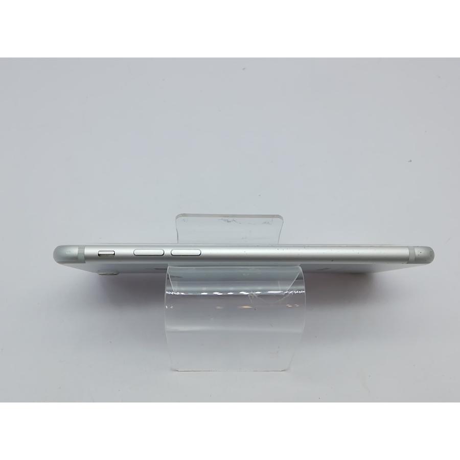 中古】Apple au 【SIMロック解除済み】 iPhone 7 32GB シルバー MNCF2J