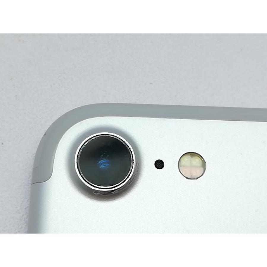 中古】Apple au 【SIMロック解除済み】 iPhone 7 32GB シルバー MNCF2J