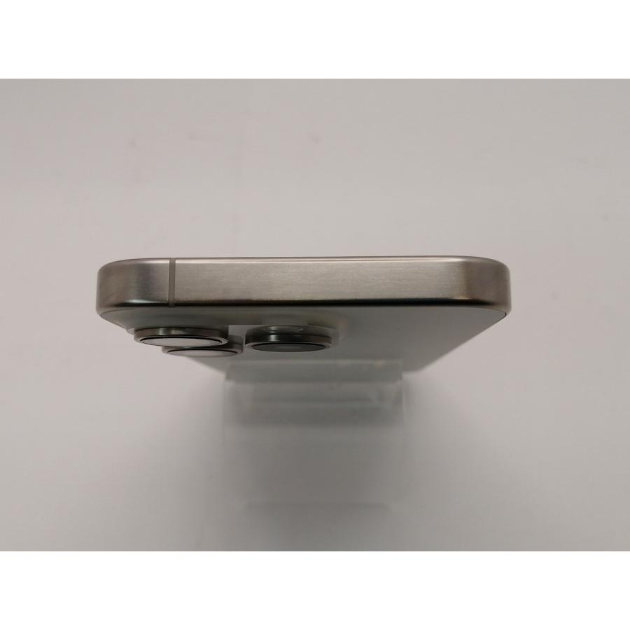 【中古】Apple 国内版 【SIMフリー】 iPhone 15 Pro 256GB ホワイトチタニウム MTUD3J/A【新宿東口】保証期間１ヶ月【ランクC】の画像