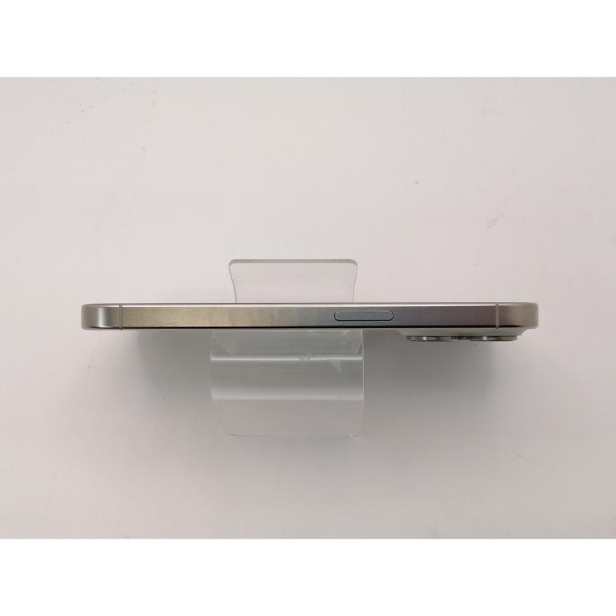 【中古】Apple 国内版 【SIMフリー】 iPhone 15 Pro 256GB ホワイトチタニウム MTUD3J/A【新宿東口】保証期間１ヶ月【ランクC】の画像