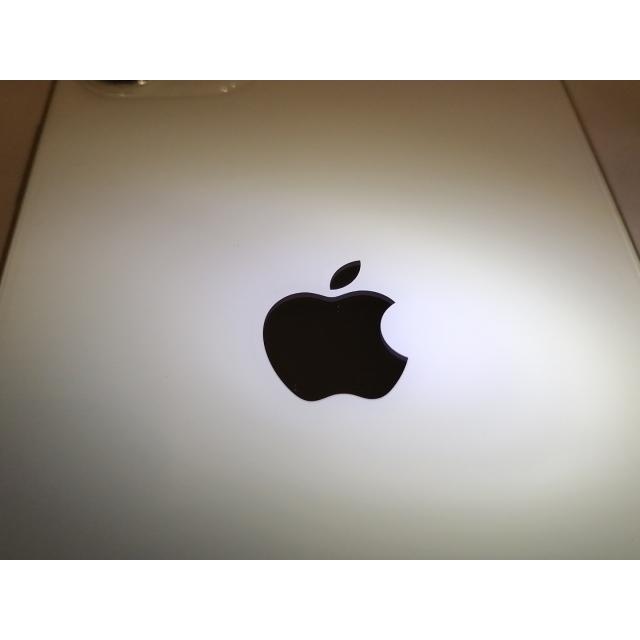 中古】Apple au 【SIMロック解除済み】 iPhone 11 64GB ホワイト