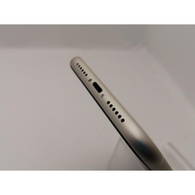 中古】Apple au 【SIMロック解除済み】 iPhone 11 64GB ホワイト