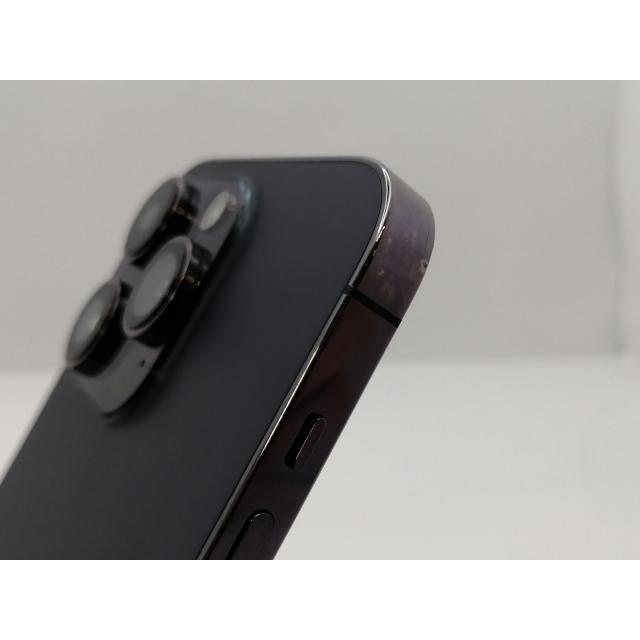 【中古】Apple 国内版 【SIMフリー】 iPhone 14 Pro 256GB ディープパープル MQ1E3J/A【新宿東口】保証期間１ヶ月【ランクB】の画像