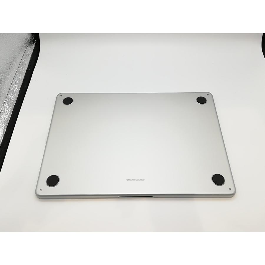 【中古】Apple MacBook Air 13インチ CTO (M2,2022) シルバー M2(CPU:8C/GPU:10C)/16G/1T/30W AC【府中ル・シーニュ】保証期間１ヶ月【ランクA】の画像