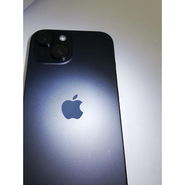 【中古】Apple docomo 【SIMフリー】 iPhone 15 128GB ブラック MTMH3J/A【アリオ倉敷】保証期間１ヶ月【ランクB】の画像