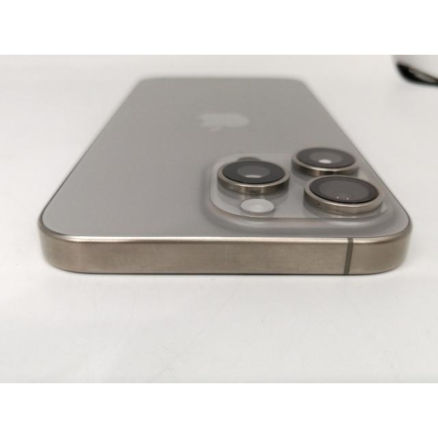 【中古】Apple au 【SIMフリー】 iPhone 15 Pro Max 256GB ナチュラルチタニウム MU6R3J/A【東池袋1丁目】保証期間１ヶ月【ランクA】の画像