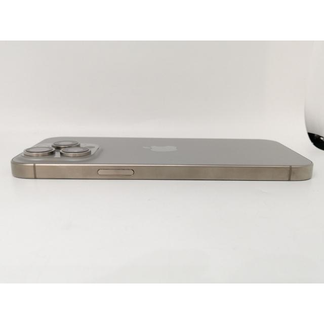 【中古】Apple au 【SIMフリー】 iPhone 15 Pro Max 256GB ナチュラルチタニウム MU6R3J/A【東池袋1丁目】保証期間１ヶ月【ランクA】の画像