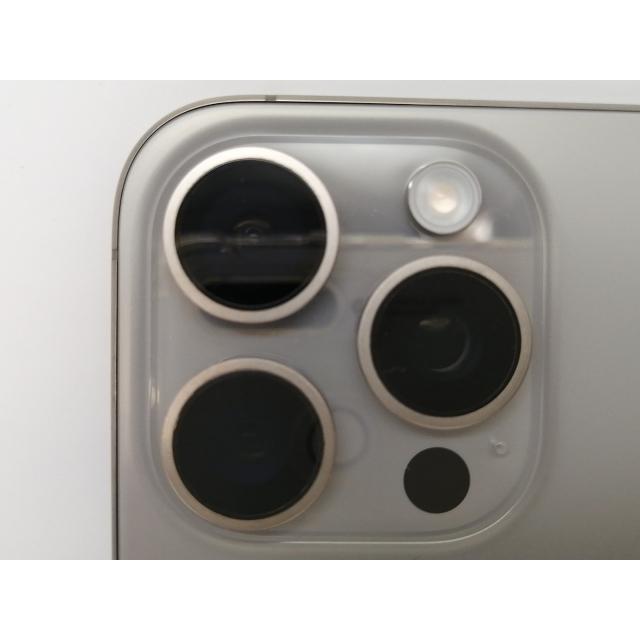 【中古】Apple au 【SIMフリー】 iPhone 15 Pro Max 256GB ナチュラルチタニウム MU6R3J/A【東池袋1丁目】保証期間１ヶ月【ランクA】の画像
