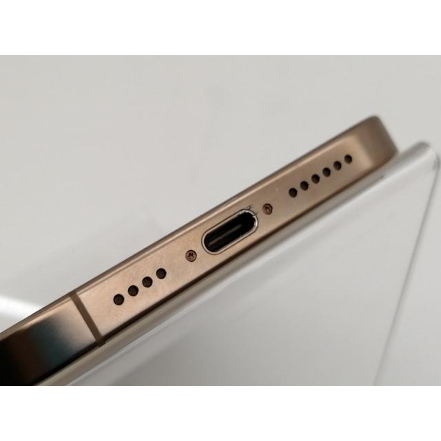 中古】Apple au 【SIMフリー】 iPhone 16 Pro Max 256GB デザート