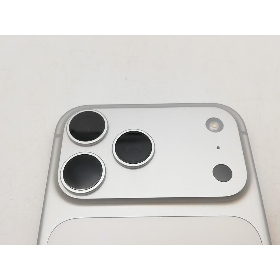 中古】Apple 国内版 【SIMフリー】 iPhone 17 Pro Max 1TB シルバー