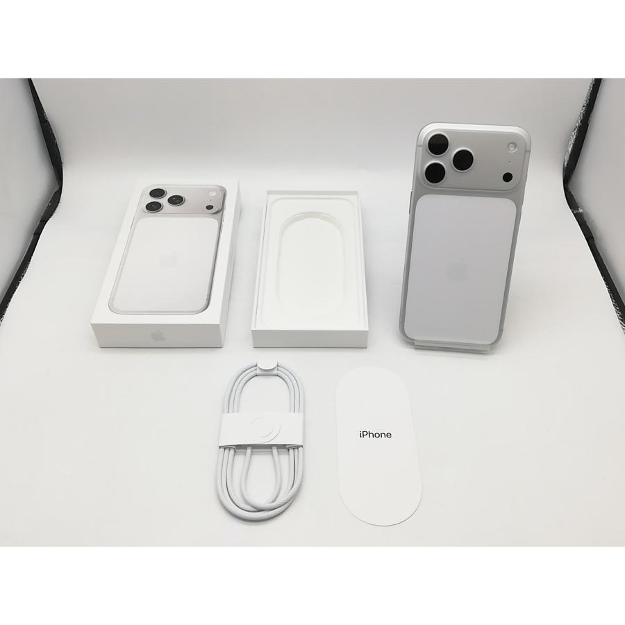 中古】Apple 国内版 【SIMフリー】 iPhone 17 Pro Max 1TB シルバー