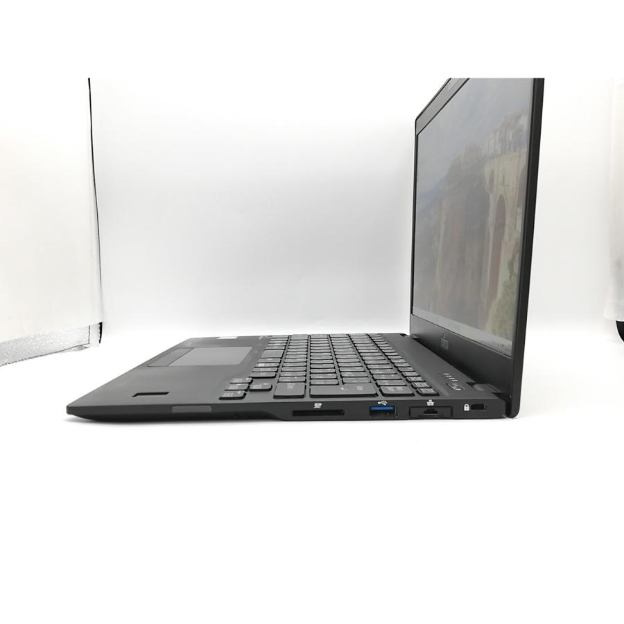 中古】Fujitsu LIFEBOOK U U939/B FMVU24001 標準モデル Thunderbolt 3