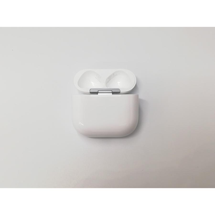 中古】Apple AirPods 4 アクティブノイズキャンセリング搭載モデル