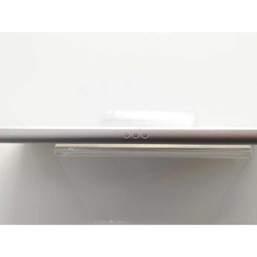 中古】Apple docomo 【SIMロック解除済み】 iPad（第7世代/2019） 32GB