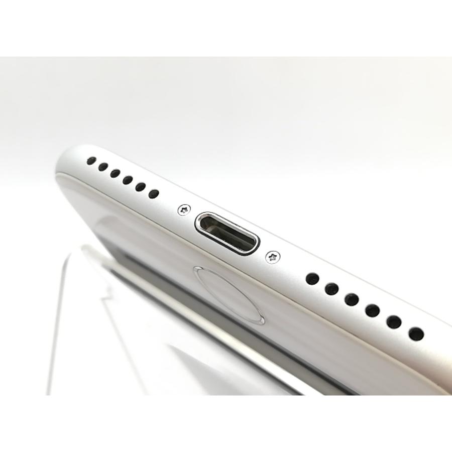 中古】Apple docomo 【SIMロック解除済み】 iPhone 7 32GB シルバー 