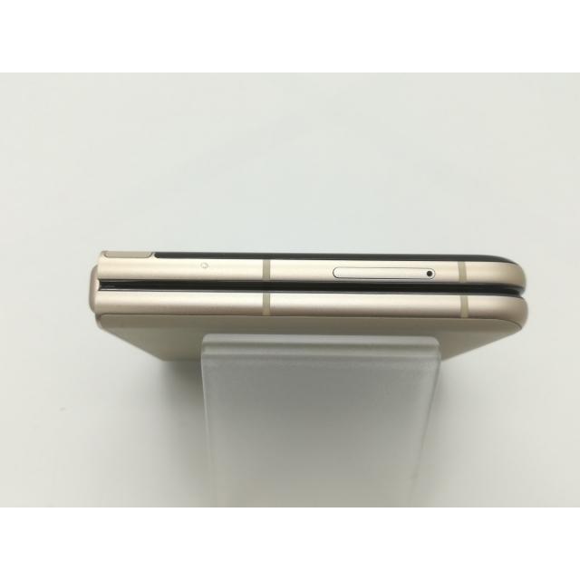 【中古】MOTOROLA SoftBank 【SIMフリー】 motorola razr 50s サンドクリーム 8GB 256GB A403MO【福岡天神】保証期間１ヶ月【ランクB】の画像