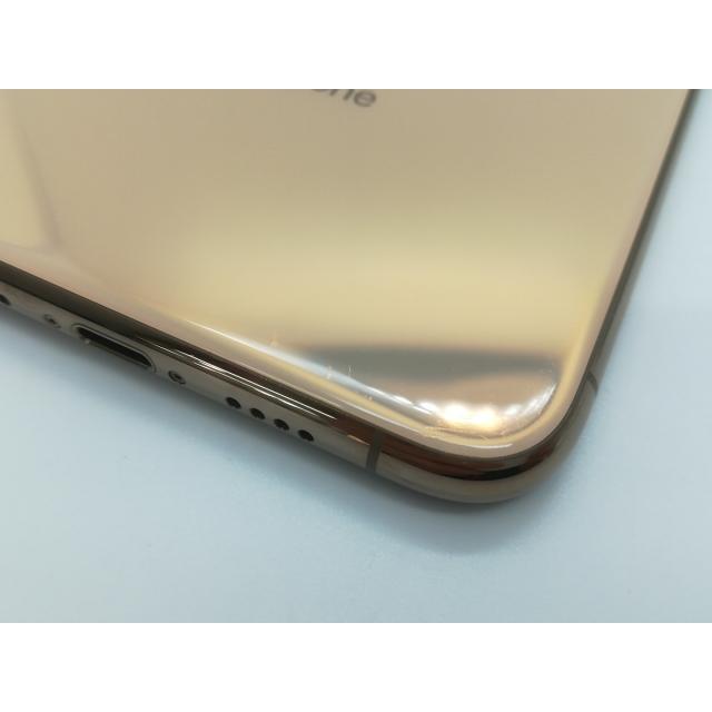中古】Apple au 【SIMロック解除済み】 iPhone XS Max 64GB ゴールド