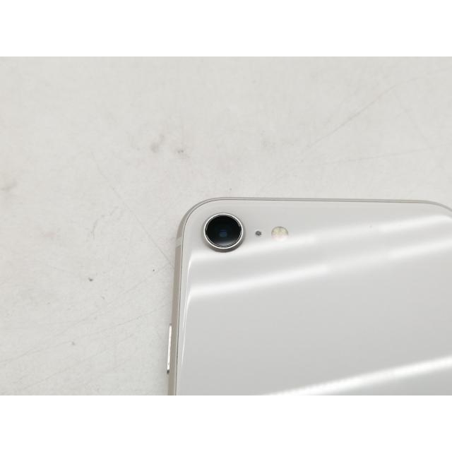 【中古】Apple au 【SIMフリー】 iPhone SE（第3世代） 64GB スターライト MMYD3J/A【仙台イービーンズ】保証期間１ヶ月【ランクA】の画像