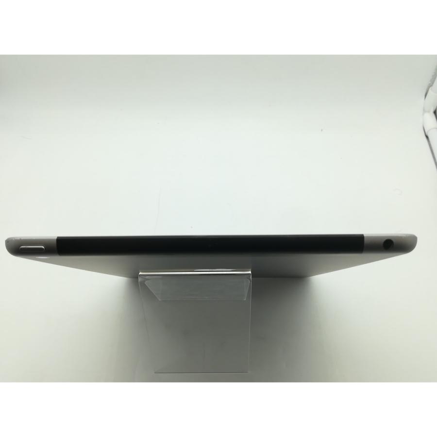 中古】Apple au 【SIMロック解除済み】 iPad（第5世代/2017） 32GB 