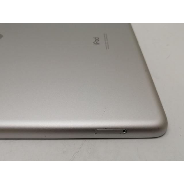 中古】Apple au 【SIMロック解除済み】 iPad（第8世代/2020） 32GB