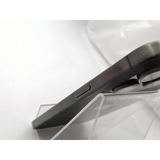 【中古】Apple au 【SIMフリー】 iPhone 15 Pro Max 256GB ブラックチタニウム MU6P3J/A【ECセンター】保証期間１ヶ月【ランクB】の画像