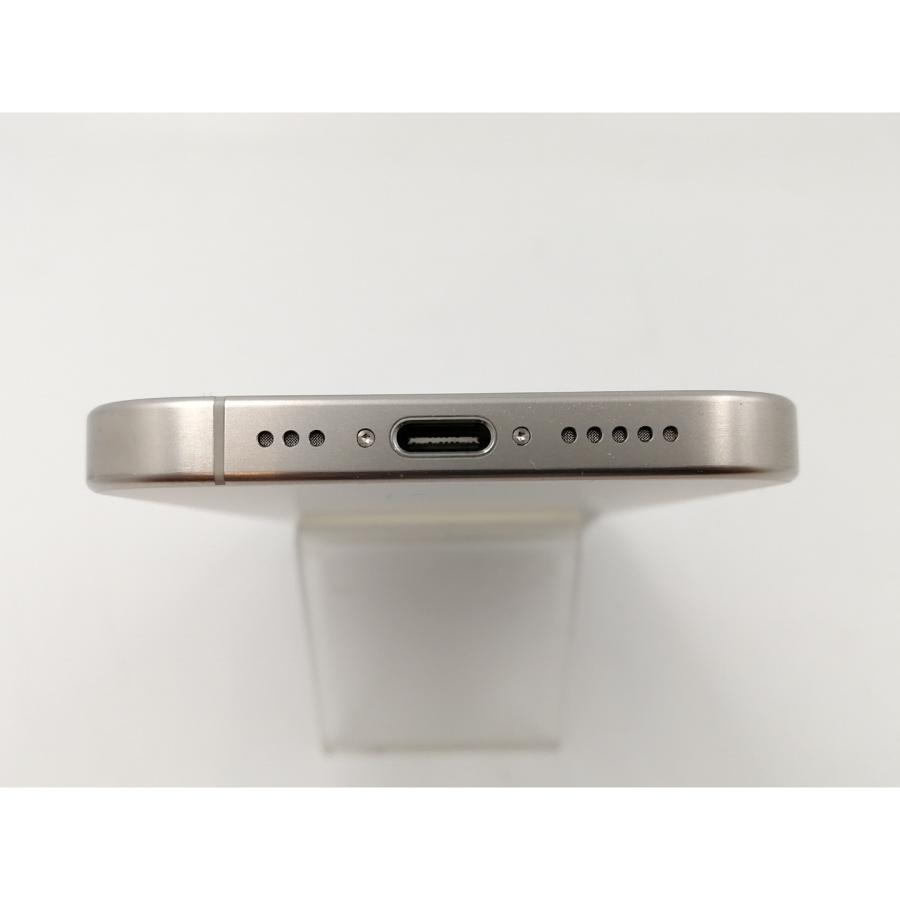 【中古】Apple docomo 【SIMフリー】 iPhone 15 Pro 256GB ホワイトチタニウム MTUD3J/A【津田沼】保証期間１ヶ月【ランクB】の画像