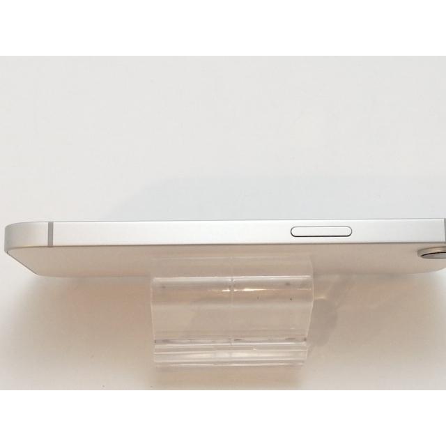 【中古】Apple docomo 【SIMフリー】iPhone 16e 128GB ホワイト MD1R4J/A【千葉】保証期間１ヶ月【ランクA】の画像