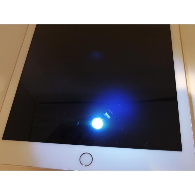 中古】Apple docomo 【SIMロック解除済み】 iPad（第5世代/2017） 32GB