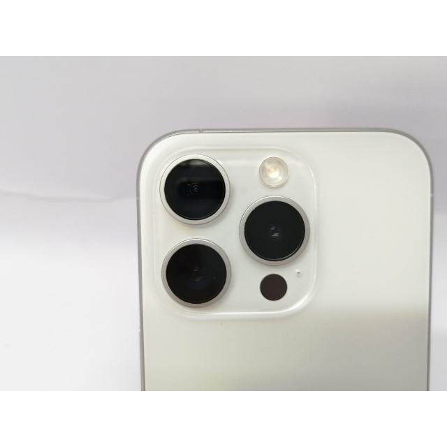 【中古】Apple docomo 【SIMフリー】 iPhone 15 Pro 128GB ホワイトチタニウム MTU83J/A【川越クレアモール】保証期間１ヶ月【ランクA】の画像