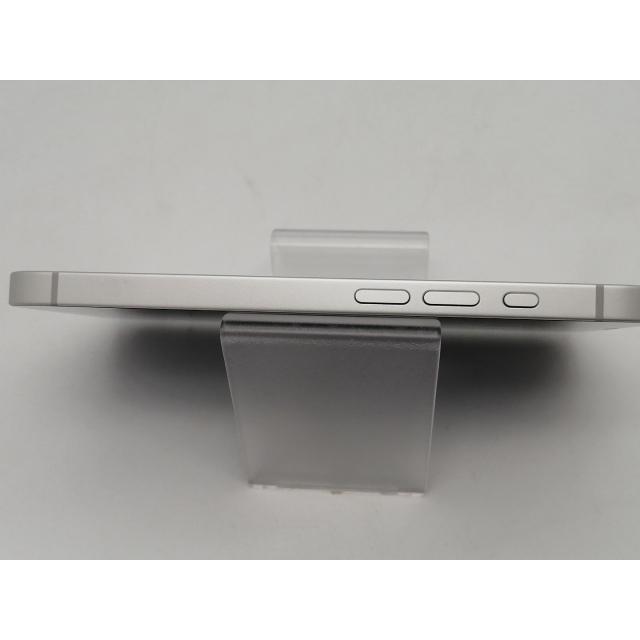 【中古】Apple au 【SIMフリー】 iPhone 17e 256GB ホワイト MHRP4J/A【川越クレアモール】保証期間１ヶ月【ランクA】の画像