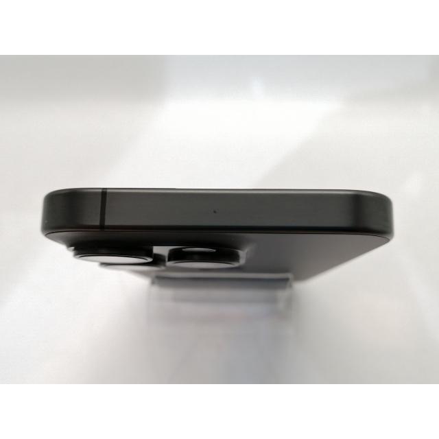 【中古】【赤ロム保証あり】Apple au 【SIMフリー】 iPhone 15 Pro 256GB ブラックチタニウム MTUC3J/A【高崎モントレー】保証期間１ヶ月【ランクC】の画像