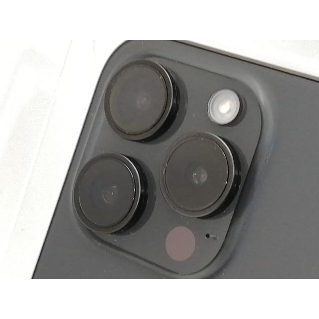 【中古】【赤ロム保証あり】Apple au 【SIMフリー】 iPhone 15 Pro 256GB ブラックチタニウム MTUC3J/A【高崎モントレー】保証期間１ヶ月【ランクC】の画像