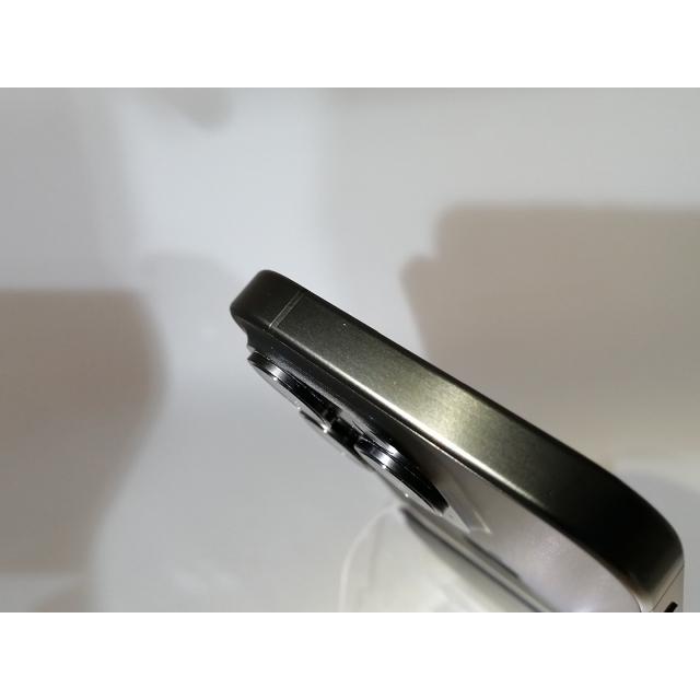 【中古】【赤ロム保証あり】Apple au 【SIMフリー】 iPhone 15 Pro 256GB ブラックチタニウム MTUC3J/A【高崎モントレー】保証期間１ヶ月【ランクC】の画像
