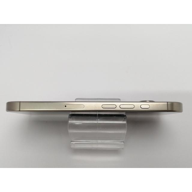 【中古】Apple au 【SIMフリー】 iPhone 16 Pro 128GB ナチュラルチタニウム MYMY3J/A【川越クレアモール】保証期間１ヶ月【ランクA】の画像