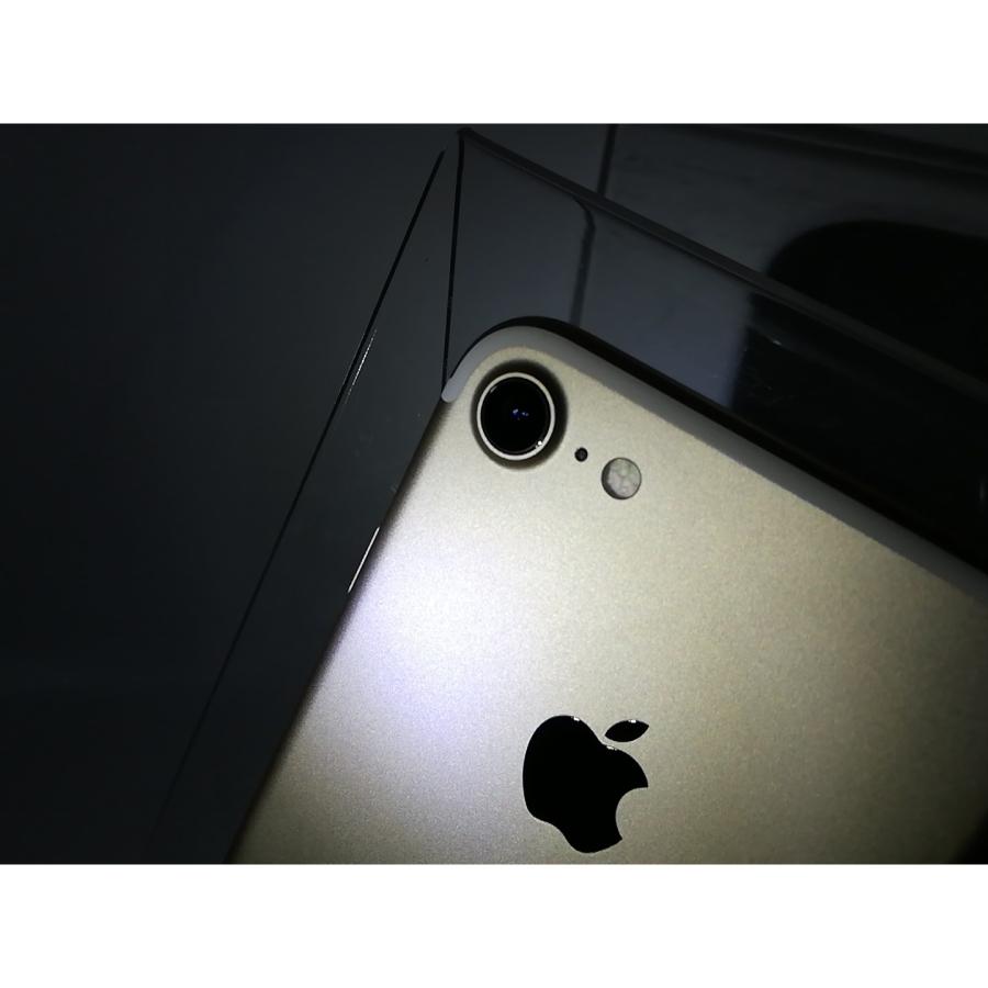 中古】Apple docomo 【SIMロック解除済み】 iPhone 7 32GB ゴールド