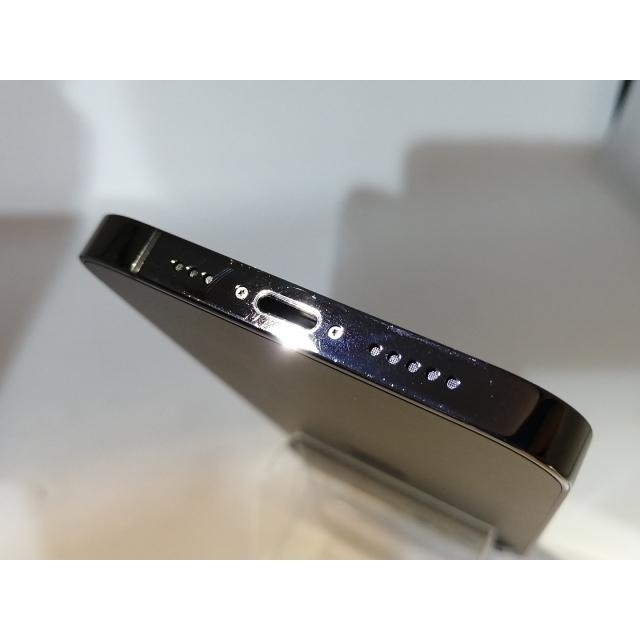 【中古】Apple SoftBank 【SIMロック解除済み】 iPhone 12 Pro 256GB グラファイト MGM93J/A【高崎モントレー】保証期間１ヶ月【ランクC】の画像