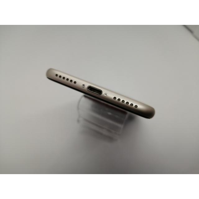 【中古】Apple au 【SIMフリー】 iPhone SE（第3世代） 64GB スターライト MMYD3J/A【大須アメ横】保証期間１ヶ月【ランクA】の画像