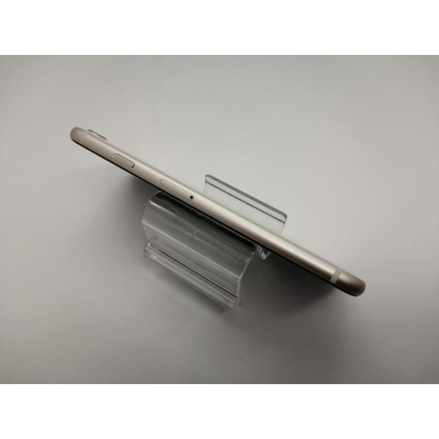 【中古】Apple au 【SIMフリー】 iPhone SE（第3世代） 64GB スターライト MMYD3J/A【大須アメ横】保証期間１ヶ月【ランクA】の画像