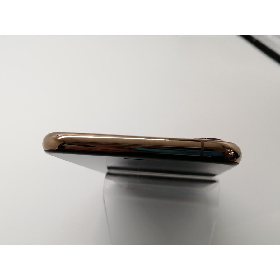 中古】Apple au 【SIMロック解除済み】 iPhone XS 64GB ゴールド