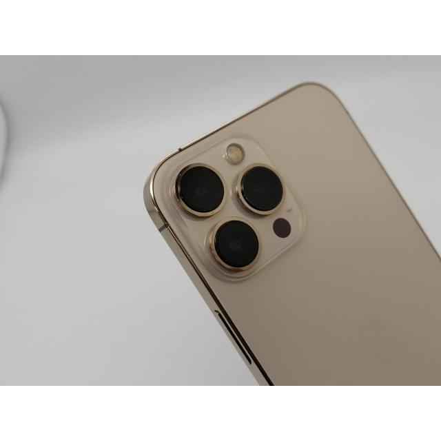 【中古】Apple au 【SIMフリー】 iPhone 13 Pro Max 1TB ゴールド MLKJ3J/A【三宮センター】保証期間１週間【ランクC】の画像