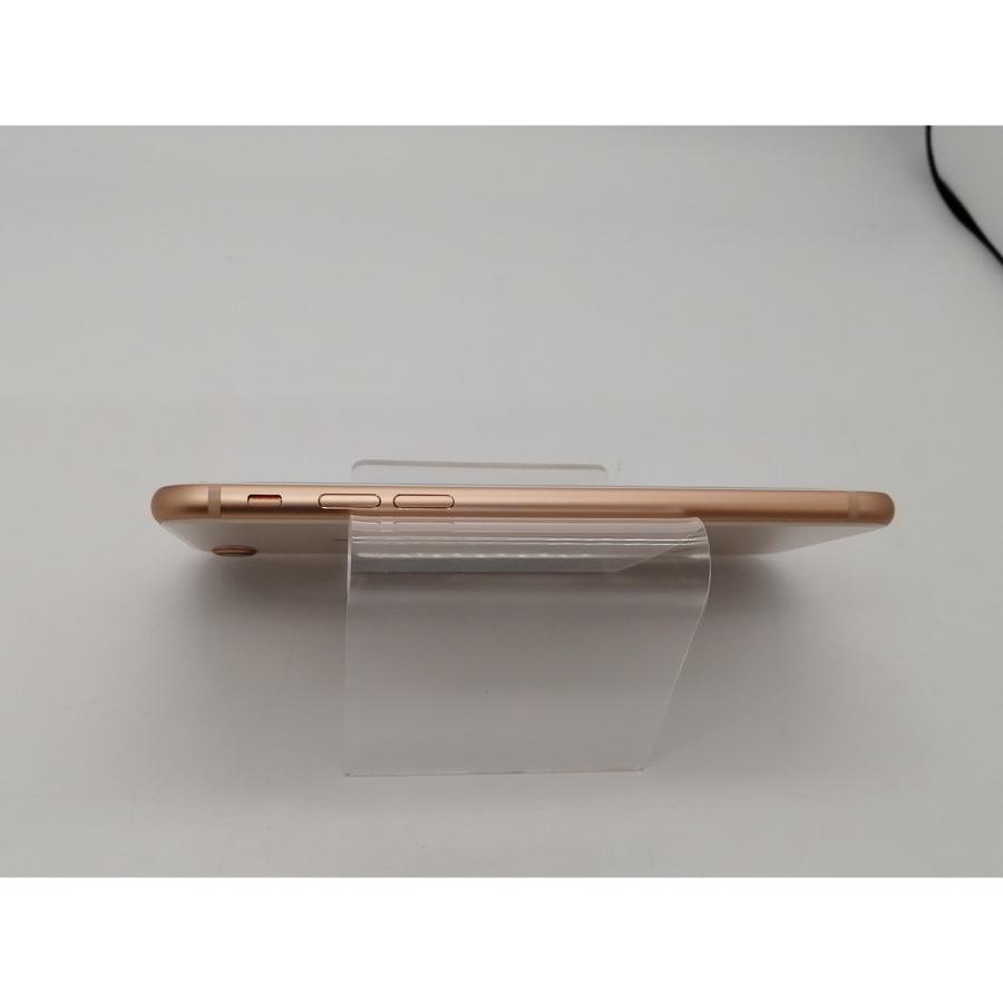 中古】Apple docomo 【SIMロック解除済み】 iPhone 8 64GB ゴールド