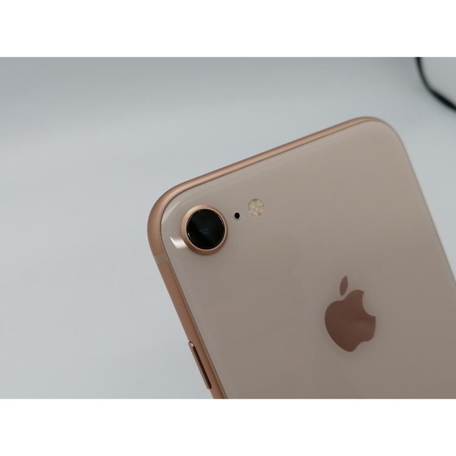 中古】Apple docomo 【SIMロック解除済み】 iPhone 8 64GB ゴールド