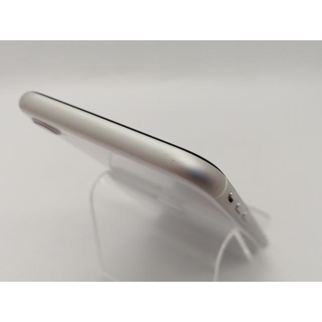 iPhone SE（第2世代） 【中古】Apple docomo 【SIMロック解除済み