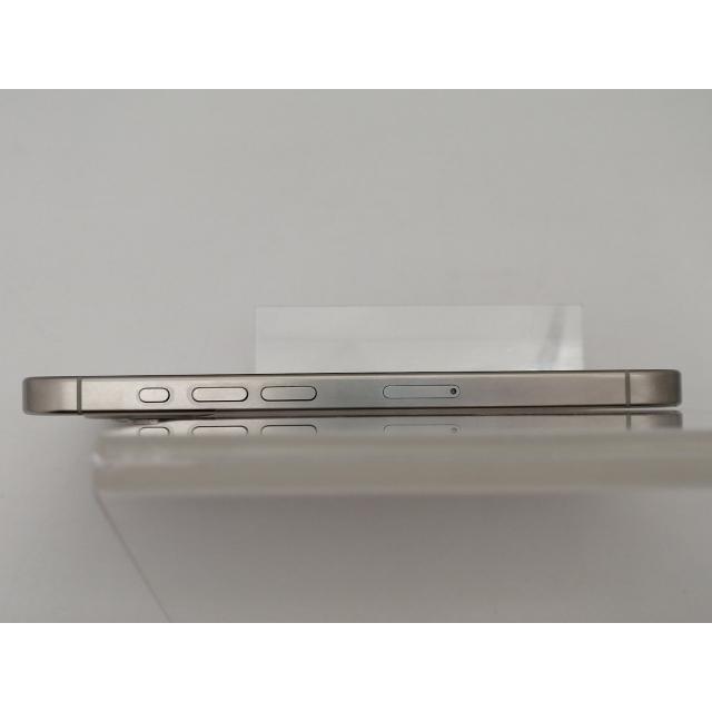 【中古】Apple docomo 【SIMフリー】 iPhone 15 Pro 256GB ホワイトチタニウム MTUD3J/A【なんば】保証期間１ヶ月【ランクA】の画像